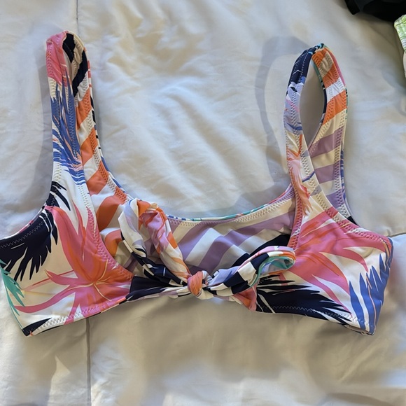 Swimsuit - Picture 2 of 3